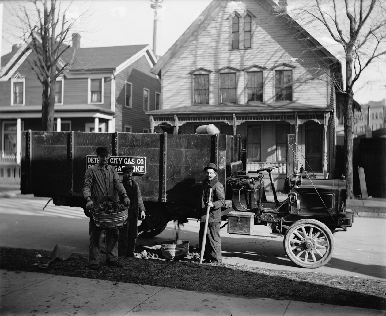 Koksleveringsvogn og arbejdere, Detroit City Gas Co., Michigan, 1900 af Detroit Publishing Co.
