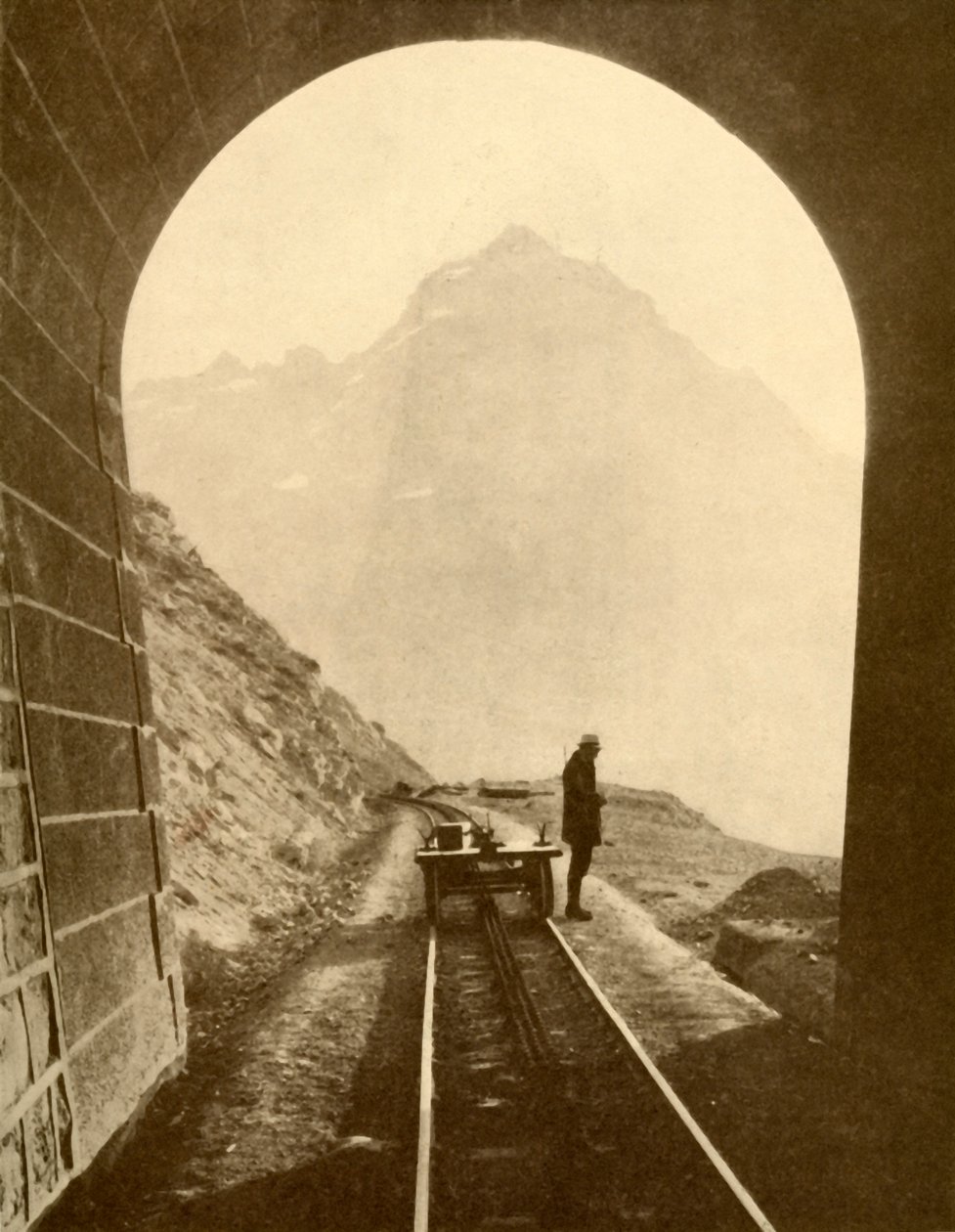The Wonderful Trans-Andine Railway, 1930. af ENA
