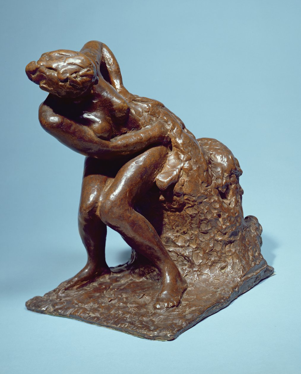 Kvinde sidder og tørrer sin venstre side (bronze) (se også 351902) af Edgar Degas