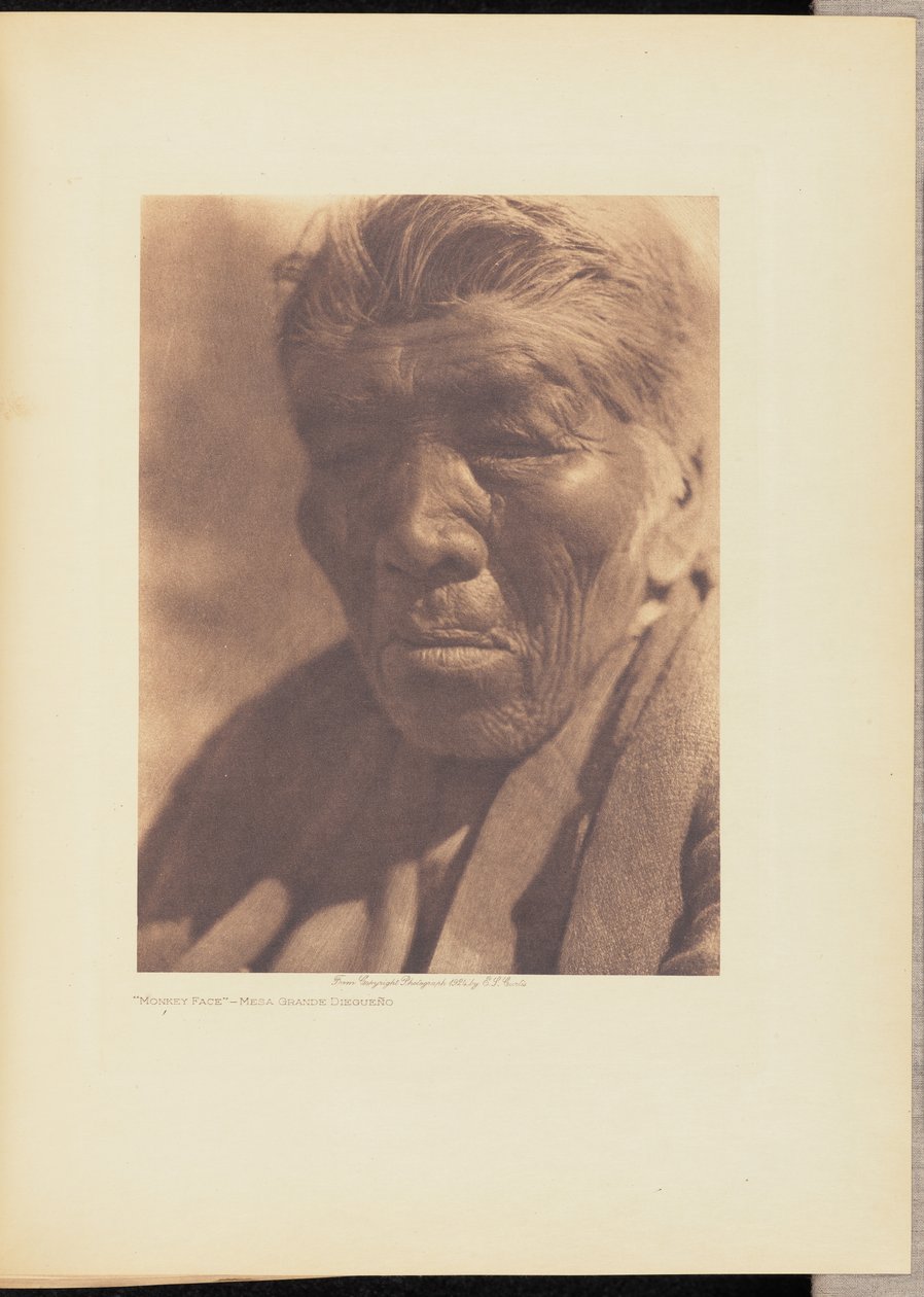 "Abeansigt - stort Diegueño-bord af Edward S. Curtis