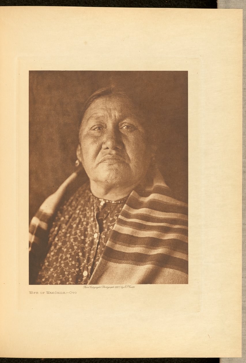 Wakóndas hustru - Oto af Edward S. Curtis