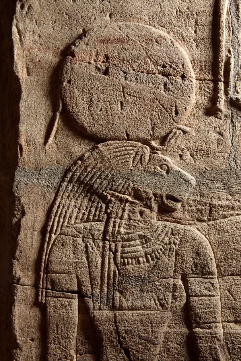 Relief på en helligdom opført af farao Taharqa i gården til Amuntemplet, som han byggede i Kawa i Nubien, 25. dynasti, sen periode, 690-64 f.Kr., sandstensdetalje af 107896 af Egyptian 25th Dynasty