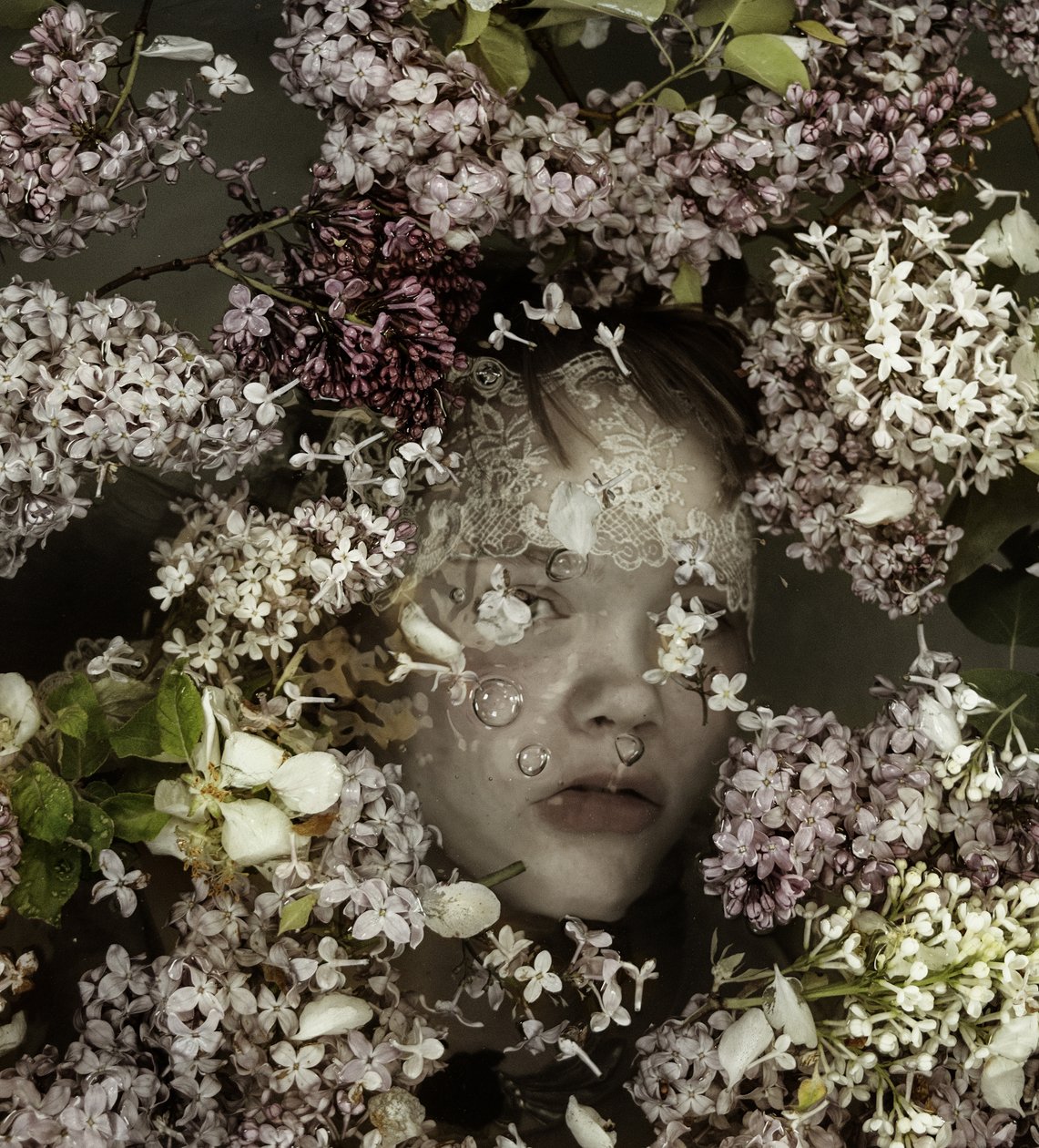 Kirsebærblomstrende barn, 2015 (silketryk) af Elinleticia Högabo