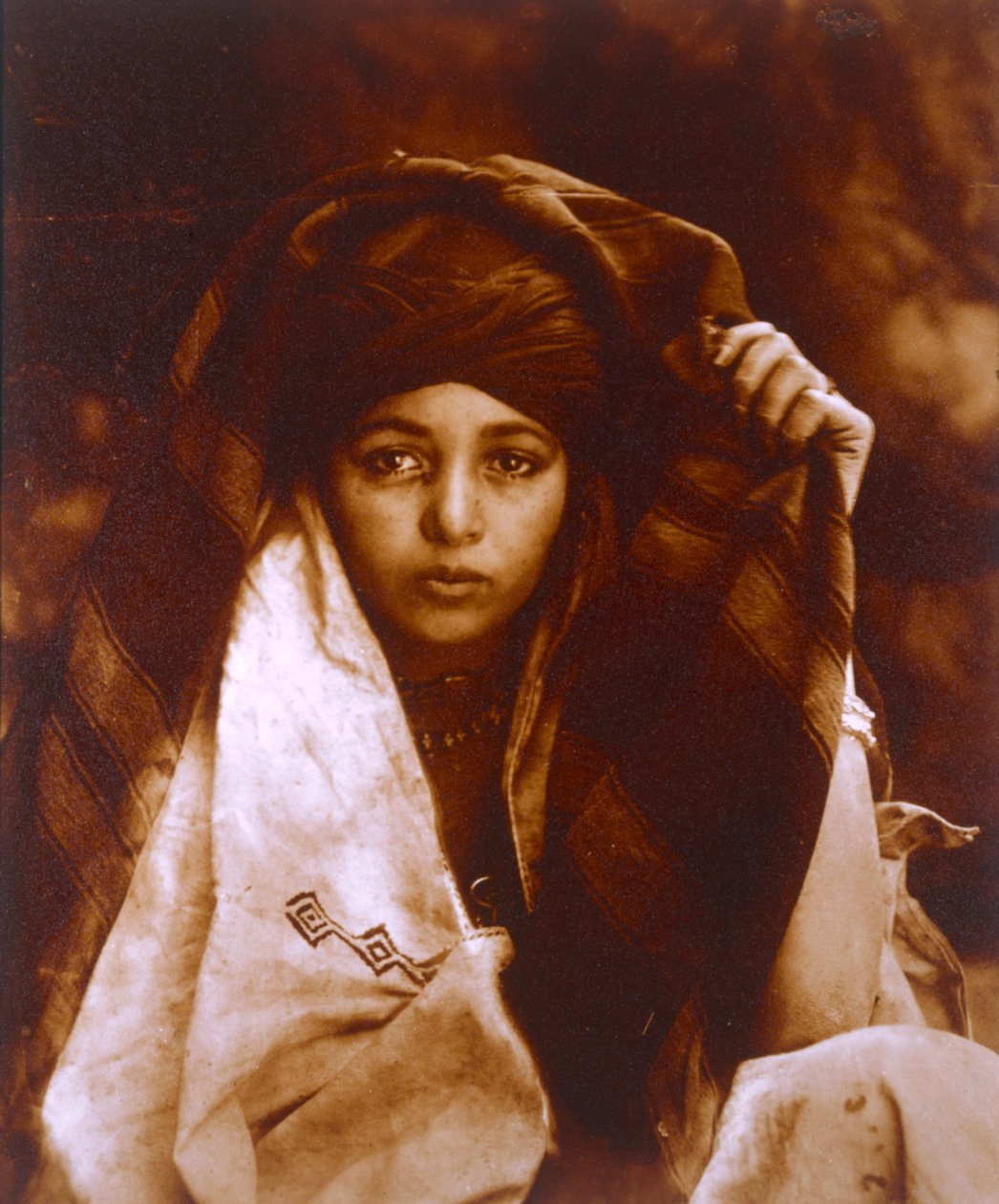 Kabylie stammekvinde, ca. 1890 (albumin print) af Emile Frechon