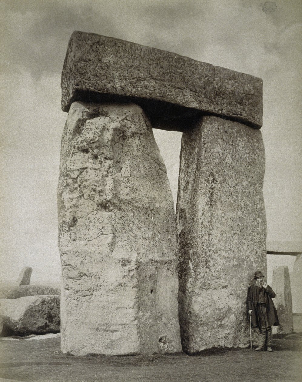En hyrde poserer ved Stonehenge på Salisbury Plain af English Photographer