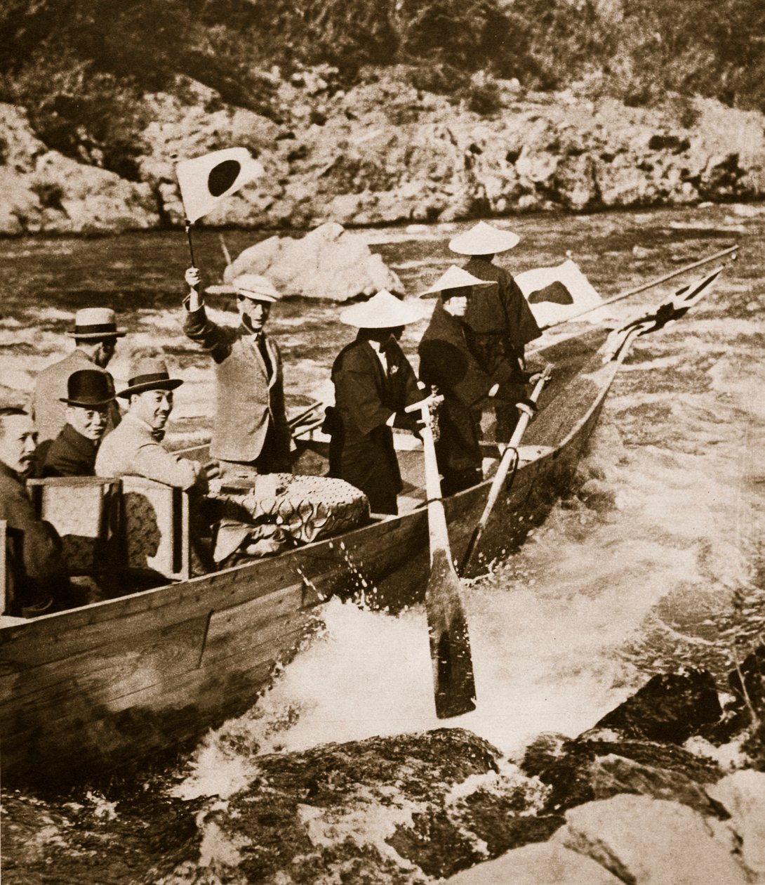 Kong Edward VIII ved Rapids i Kyoto i Japan, 1922 af English Photographer