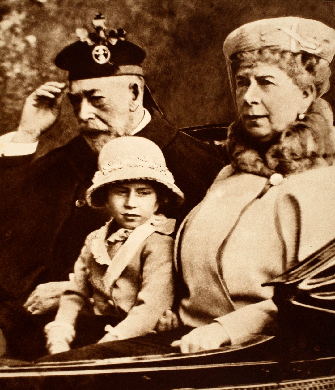 King George og Queen Mary kører til kirke med deres barnebarn, prinsesse Margaret, 1930