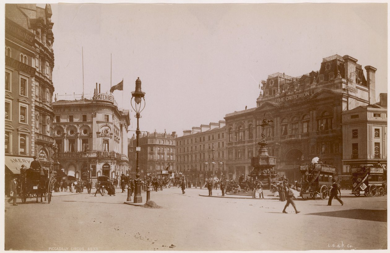 Piccadilly Circus, London af English Photographer