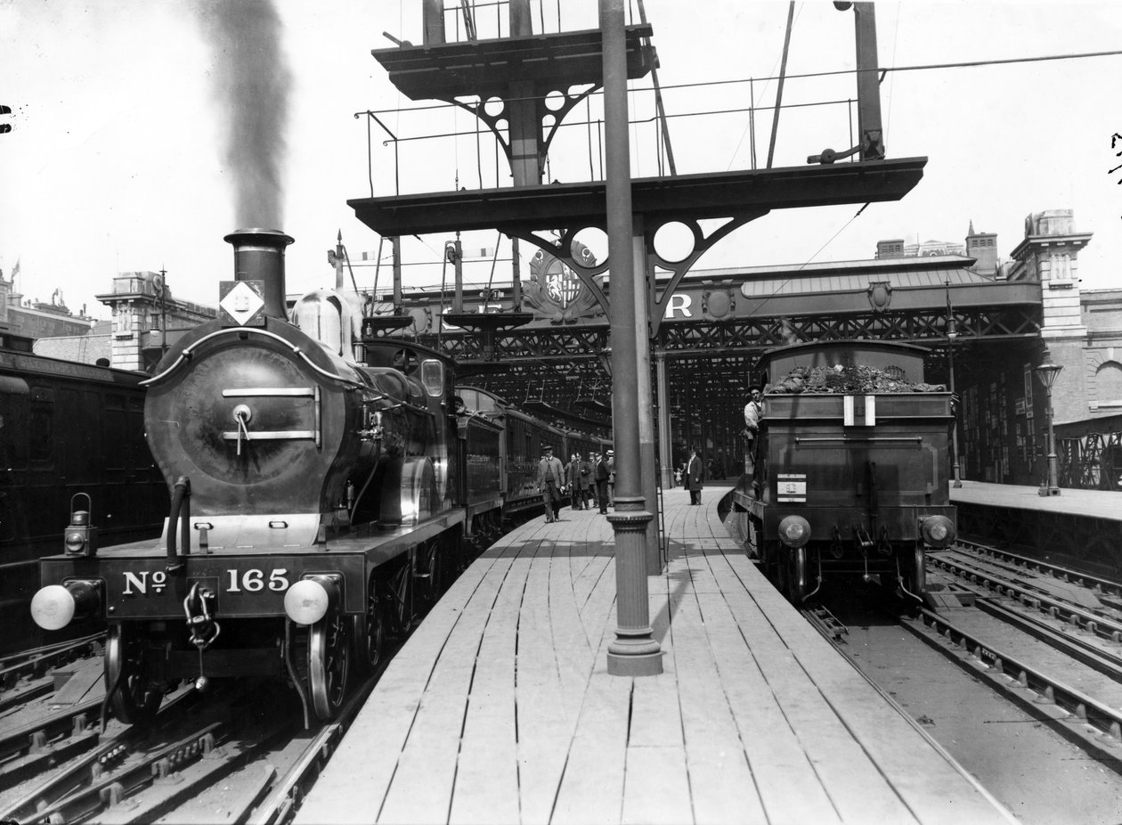 Perroner på Charing Cross Station, 1913 af English Photographer