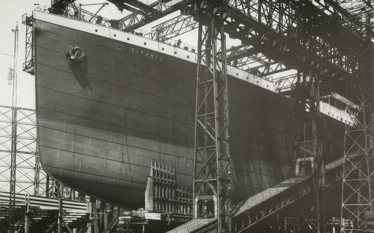 RMS Titanic nærmer sig lanceringen, 5. januar 1911 af English Photographer