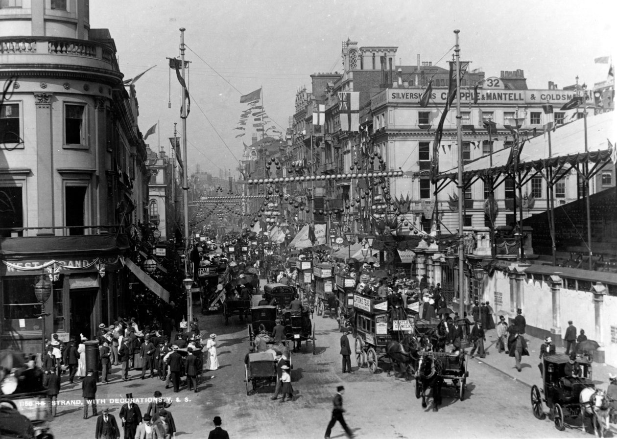 The Strand, London med jubilæumsdekorationer, 1897 af English Photographer