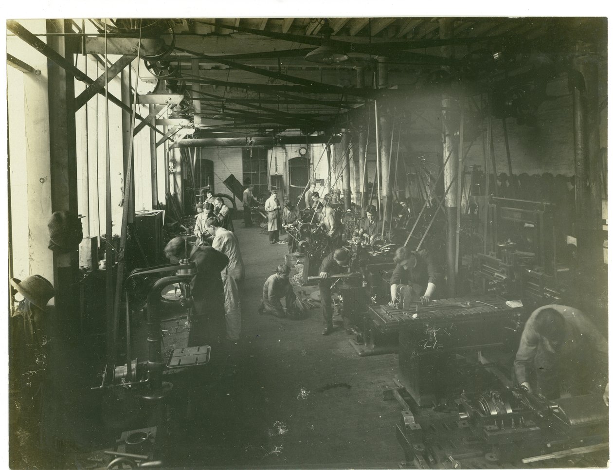 Værkstedet, tæppefabrikken, 1923 af English Photographer