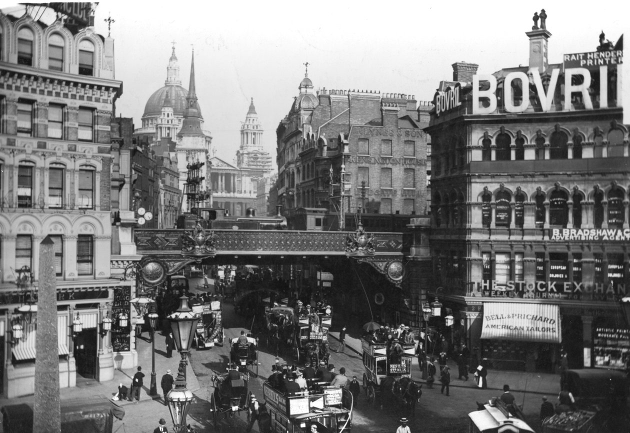 Udsigt over Ludgate Circus, med St. Pauls Cathedral bagved af English Photographer