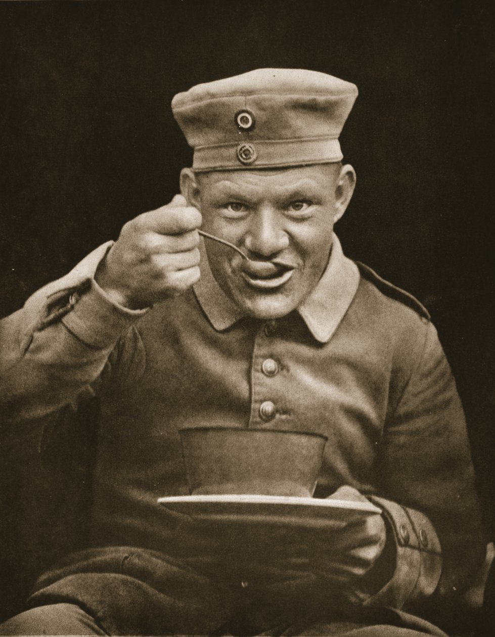 Velnærede fange, illustration fra tyske fanger i Storbritannien (fotogravure) af English Photographer