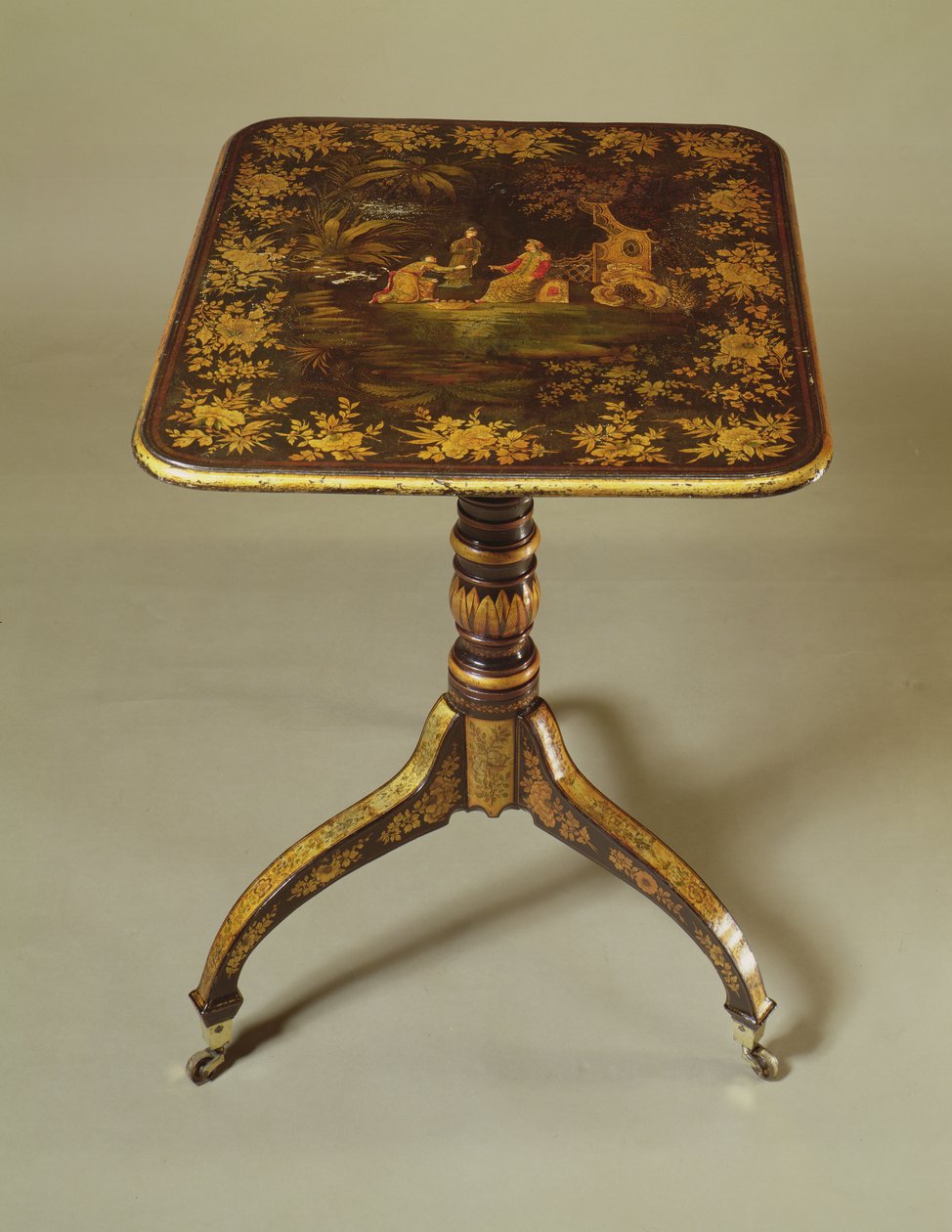 George III stativbord (sort lak) af English School