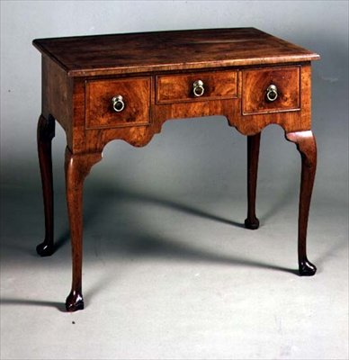 Lav dreng med cabrioletben, ca.1715 (valnød) af English School
