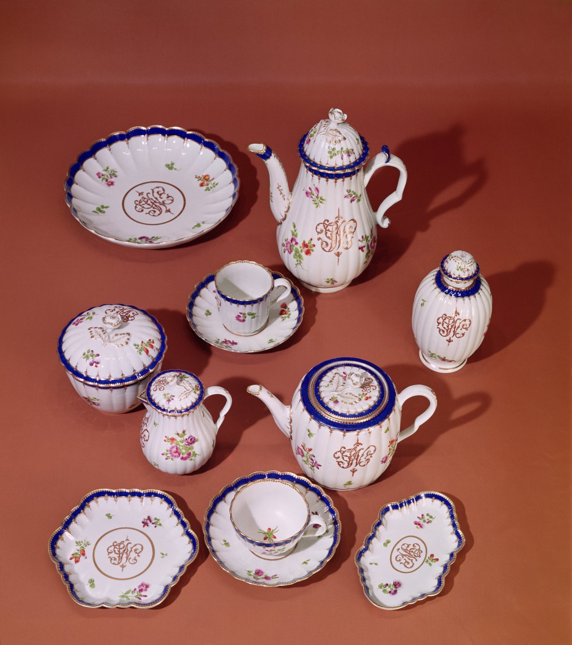 Del af en Worcester monogram teservice, ca. 1775 (porcelæn) af English School