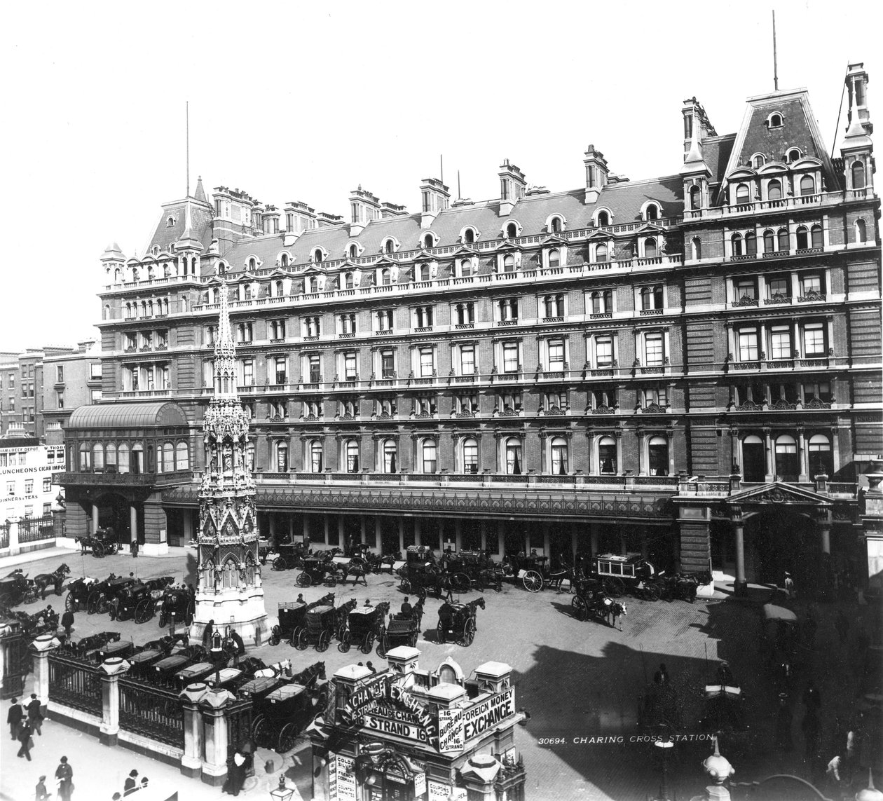 Charing Cross Station Hotel, ca. 1890 (foto) af English Photographer