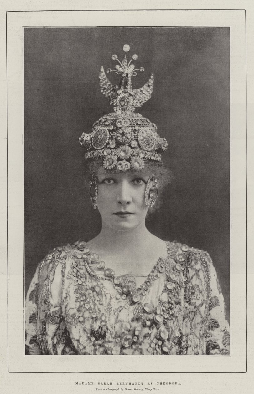 Madame Sarah Bernhardt som Theodora af English Photographer