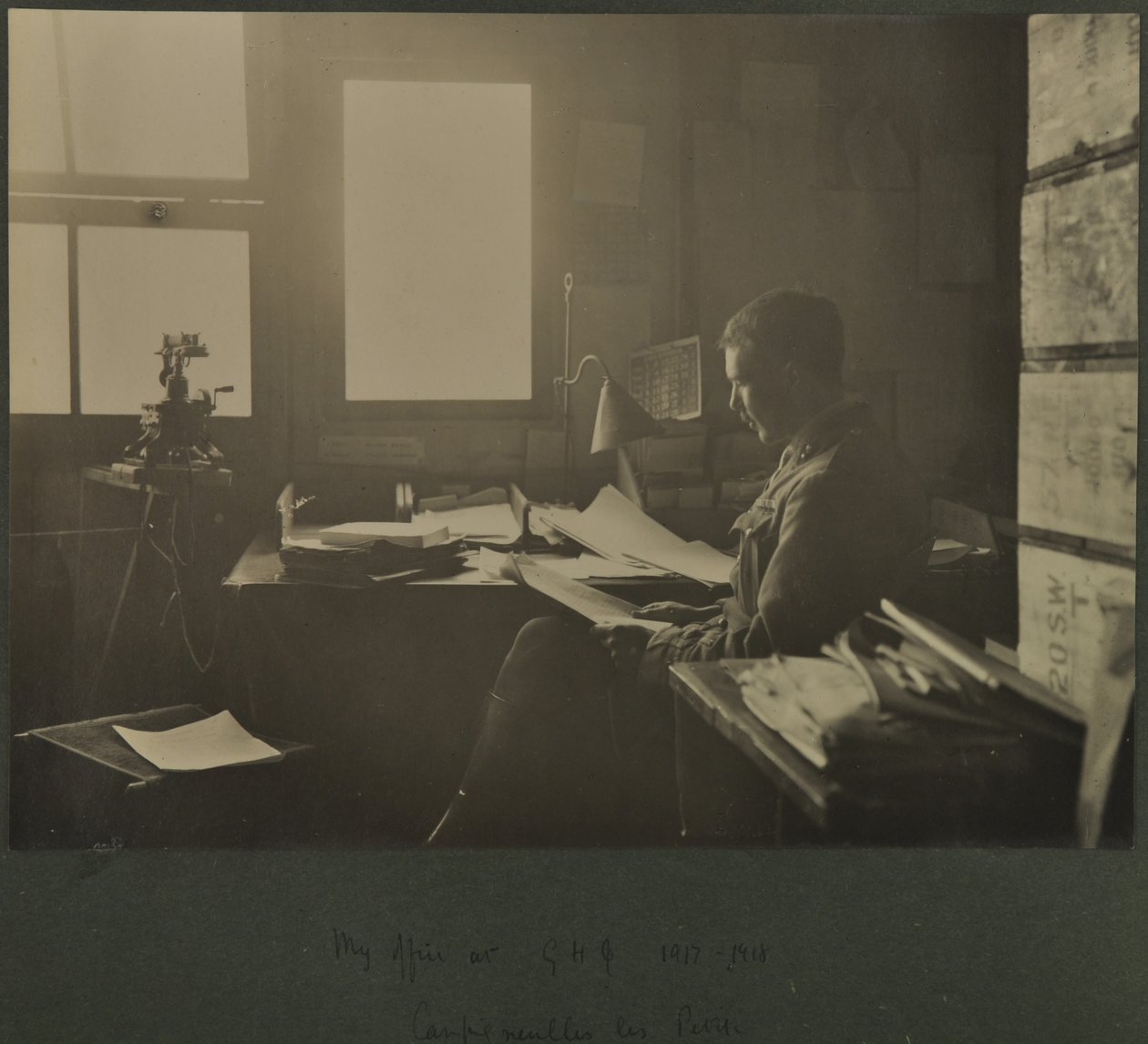 Mit kontor på GHQ, 1917-18 af English Photographer