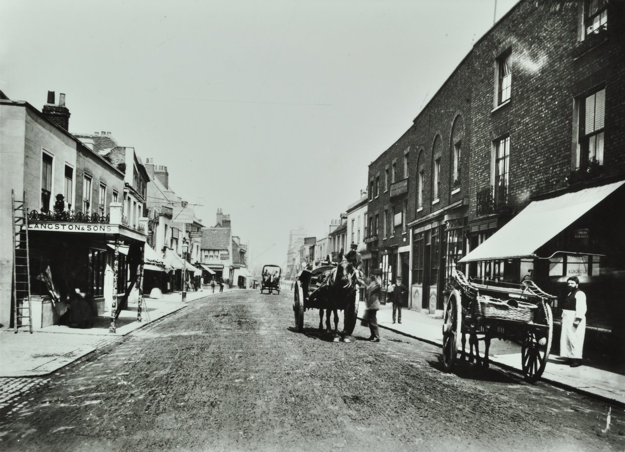 Putney High Street, ser mod broen, 1885 af English Photographer