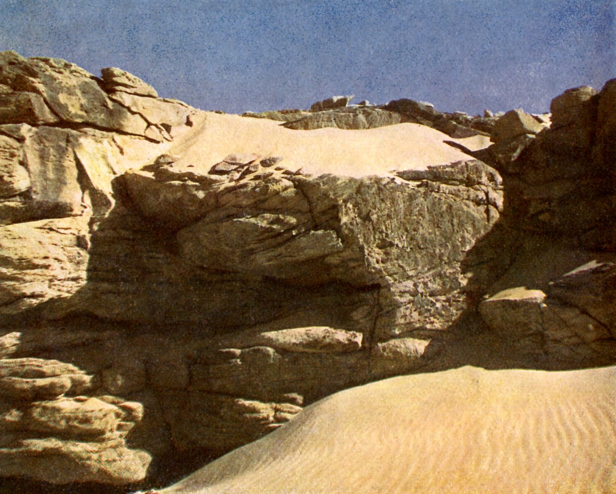 Klippevæg i Sahara, Egypten af English Photographer