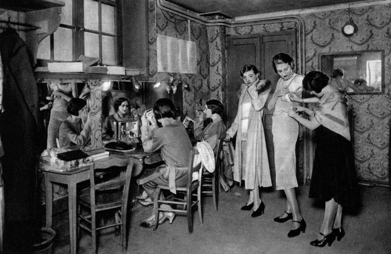Modeller hos en stor sysmed, Paris, 1931 af Ernest Flammarion
