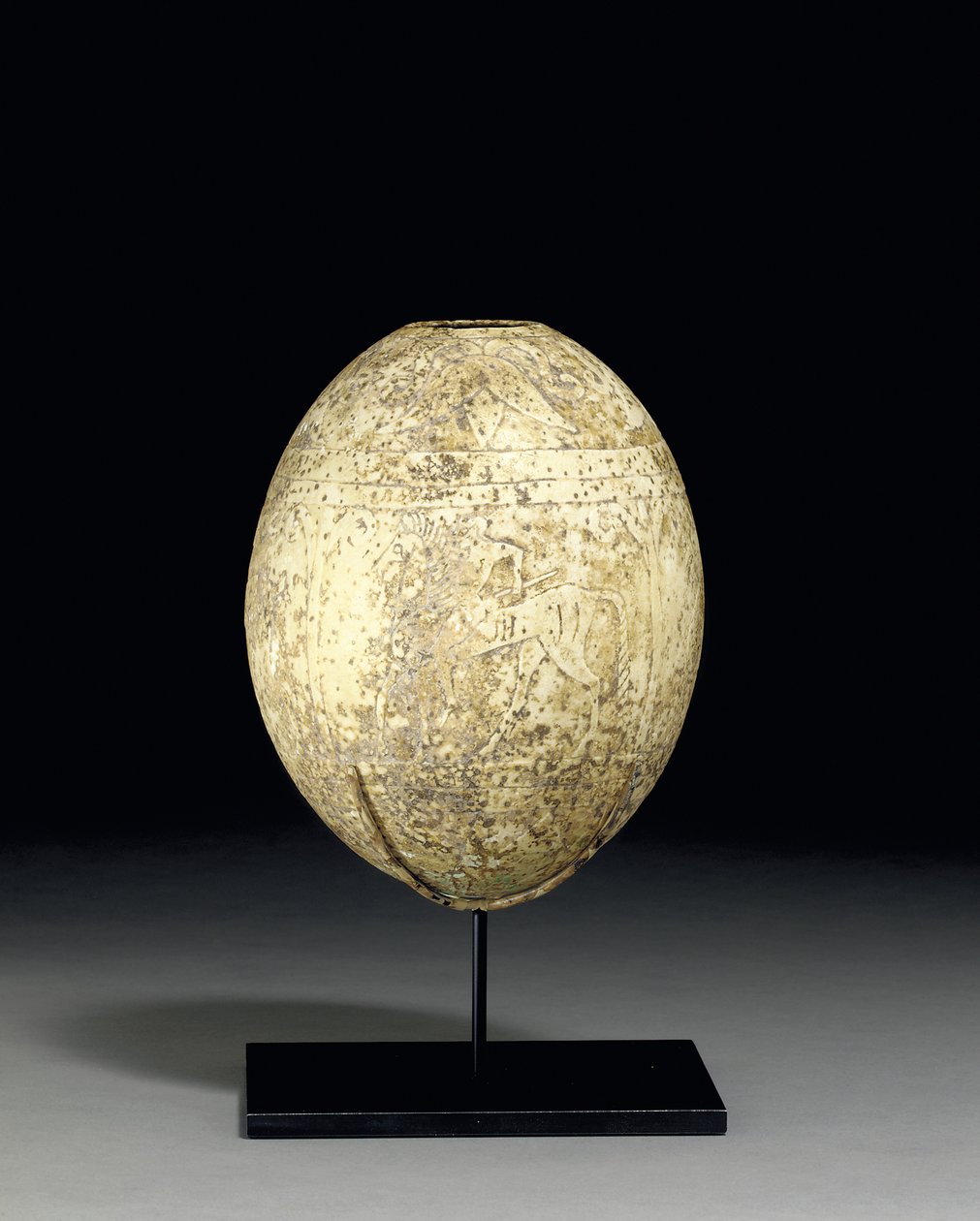 Engraved ostrich egg, c.mid 6th century BCdani af Etruscan
