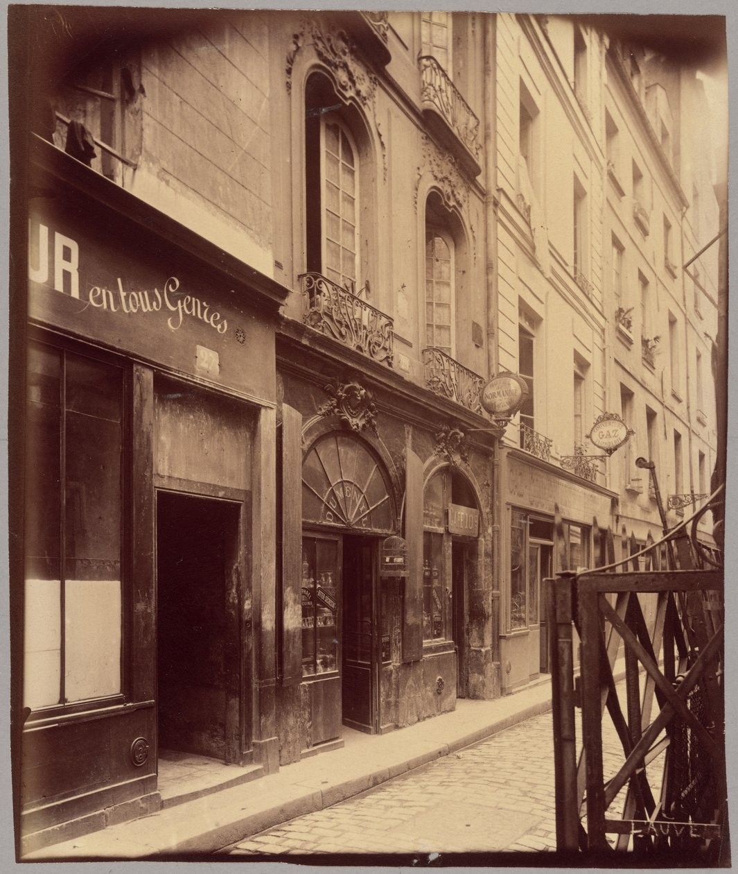 [Rue de la Parcheminerie] af Eugène Atget