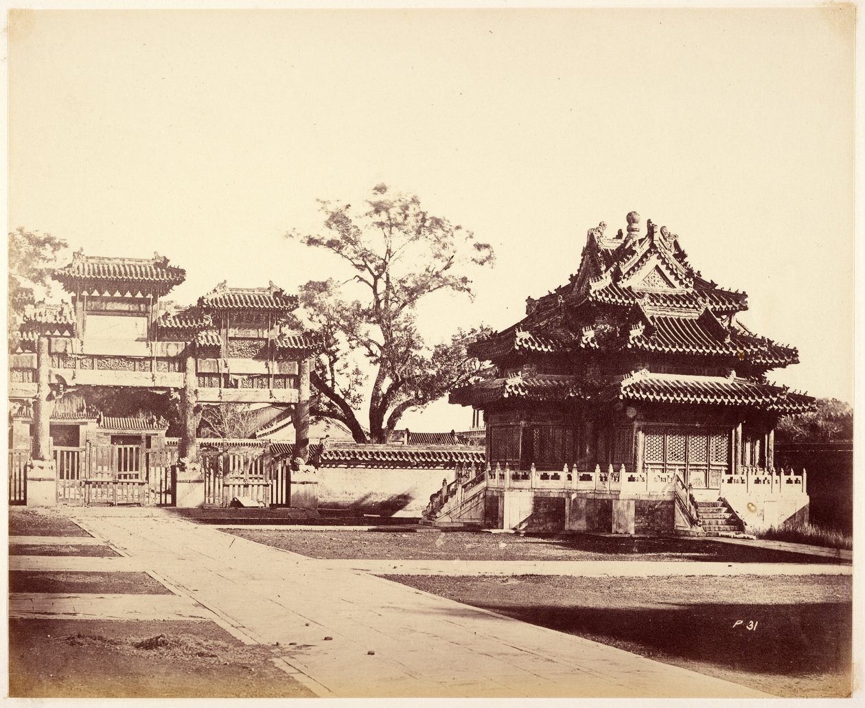 [Det store kejserlige palads, Peking]. af Felice Beato