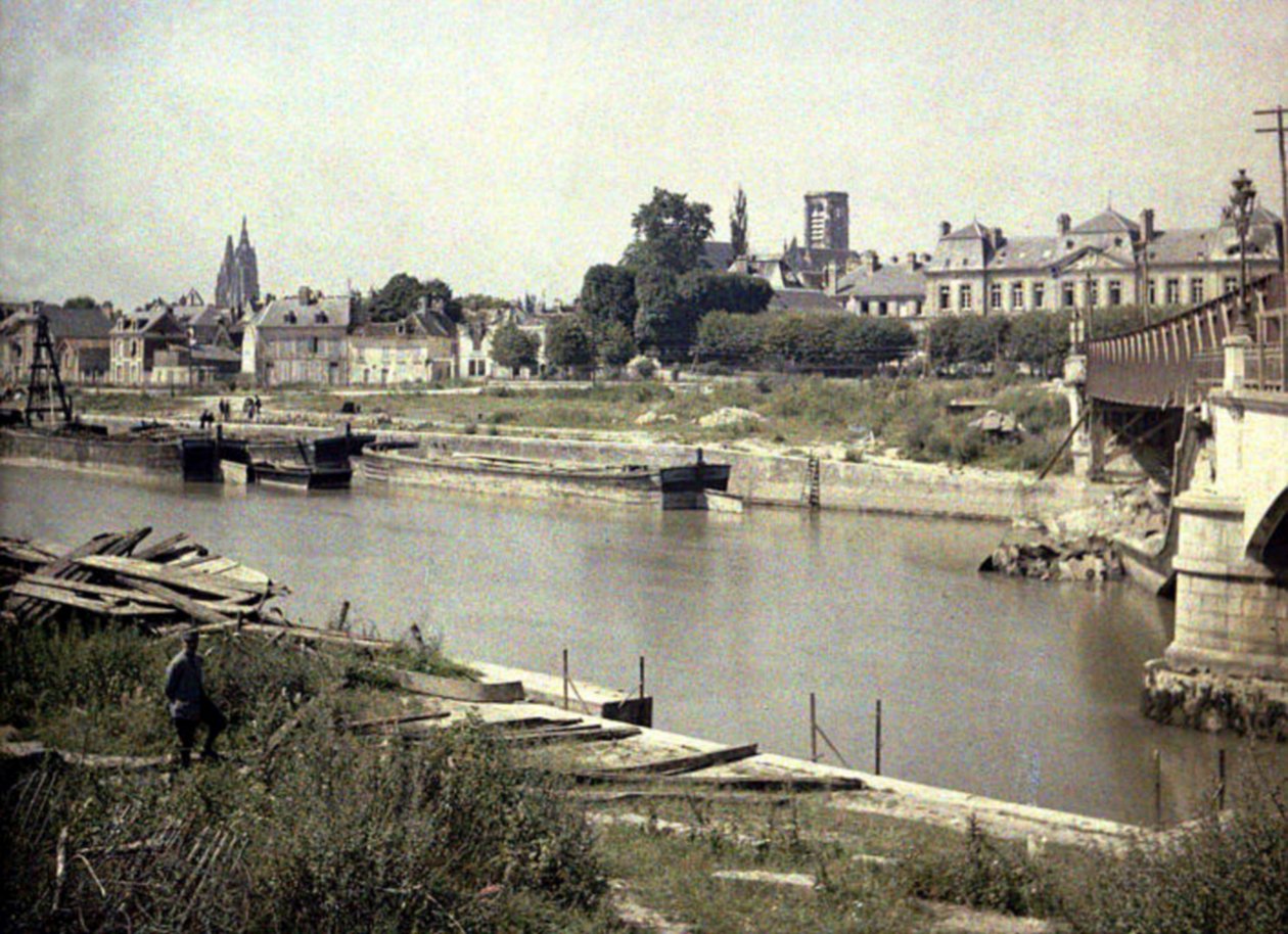 Udsigt over Soissons med floden Aisne, Frankrig, 1917 (autokrom) af Fernand Cuville
