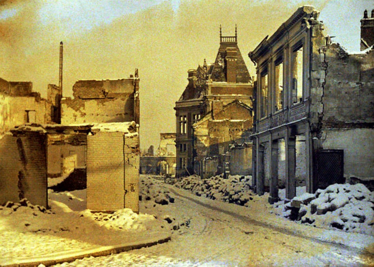 Chauny, Aisne, Frankrig, 1917 (autokrom) af Fernand Cuville