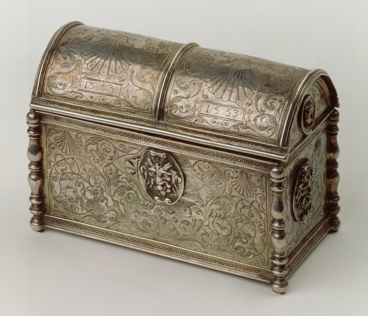 Bryst, 1553 (sølv) af Flemish School