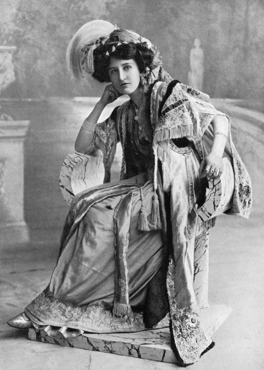 Elizabeth Firth, 1908-1909. af Foulsham and Banfield