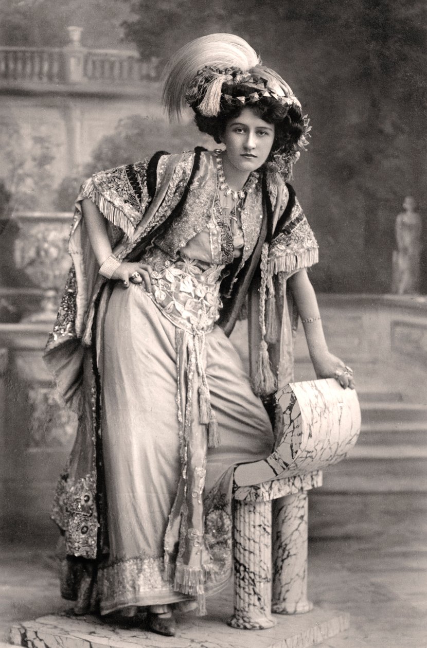 Elizabeth Firth, skuespillerinde, 1908. af Foulsham and Banfield
