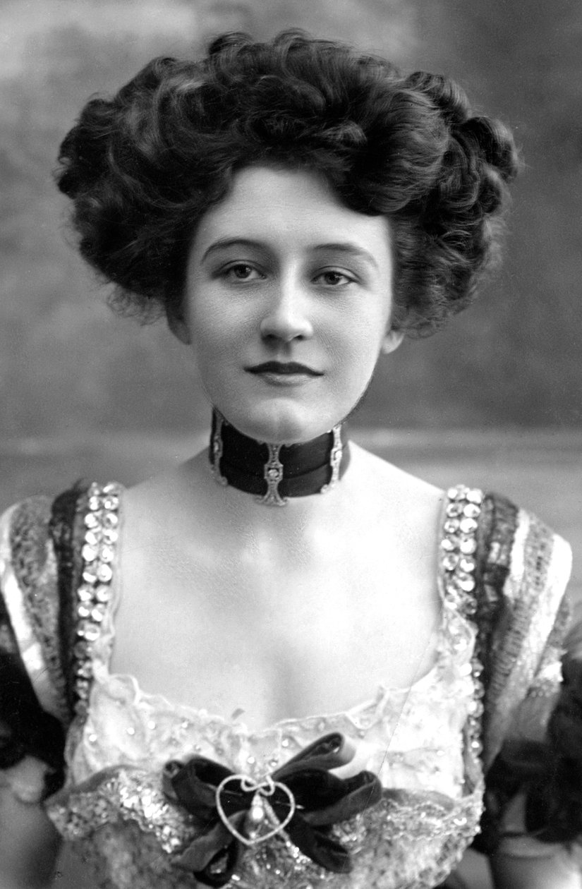 Elizabeth Firth, skuespillerinde, 1908. af Foulsham and Banfield