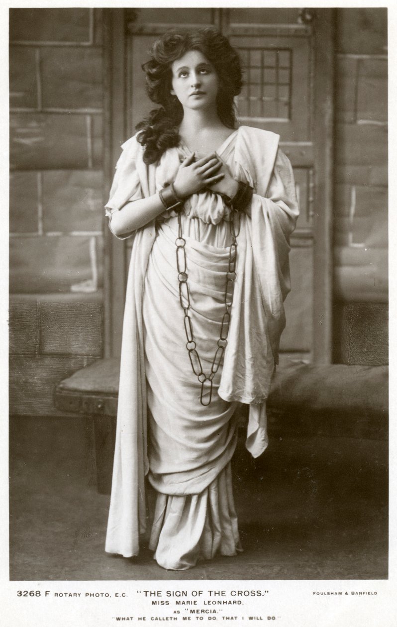 Marie Leonhard, skuespillerinde, omkring 1900-tallet. af Foulsham and Banfield