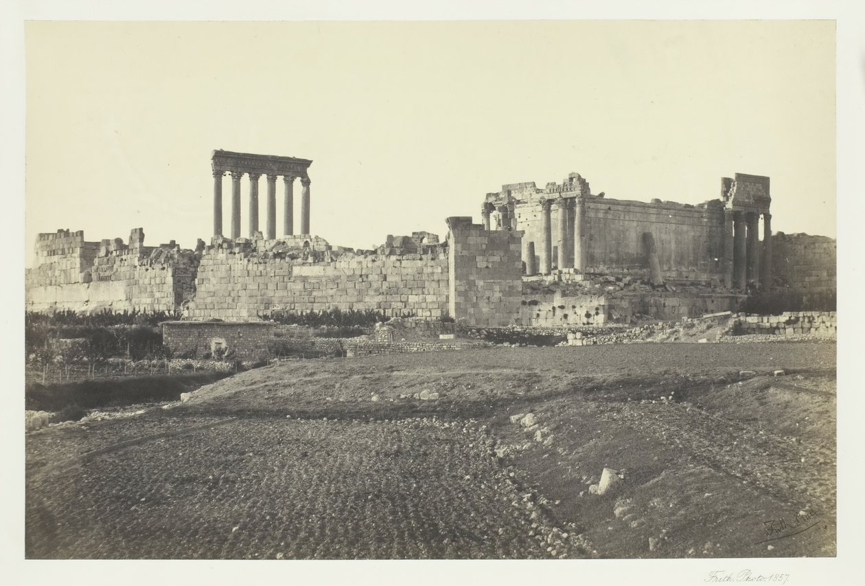 Baalbec, fra syd, 1857. af Francis Frith