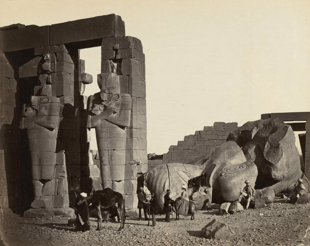 Faldet statue ved Ramesseum, Theben, 1857. af Francis Frith