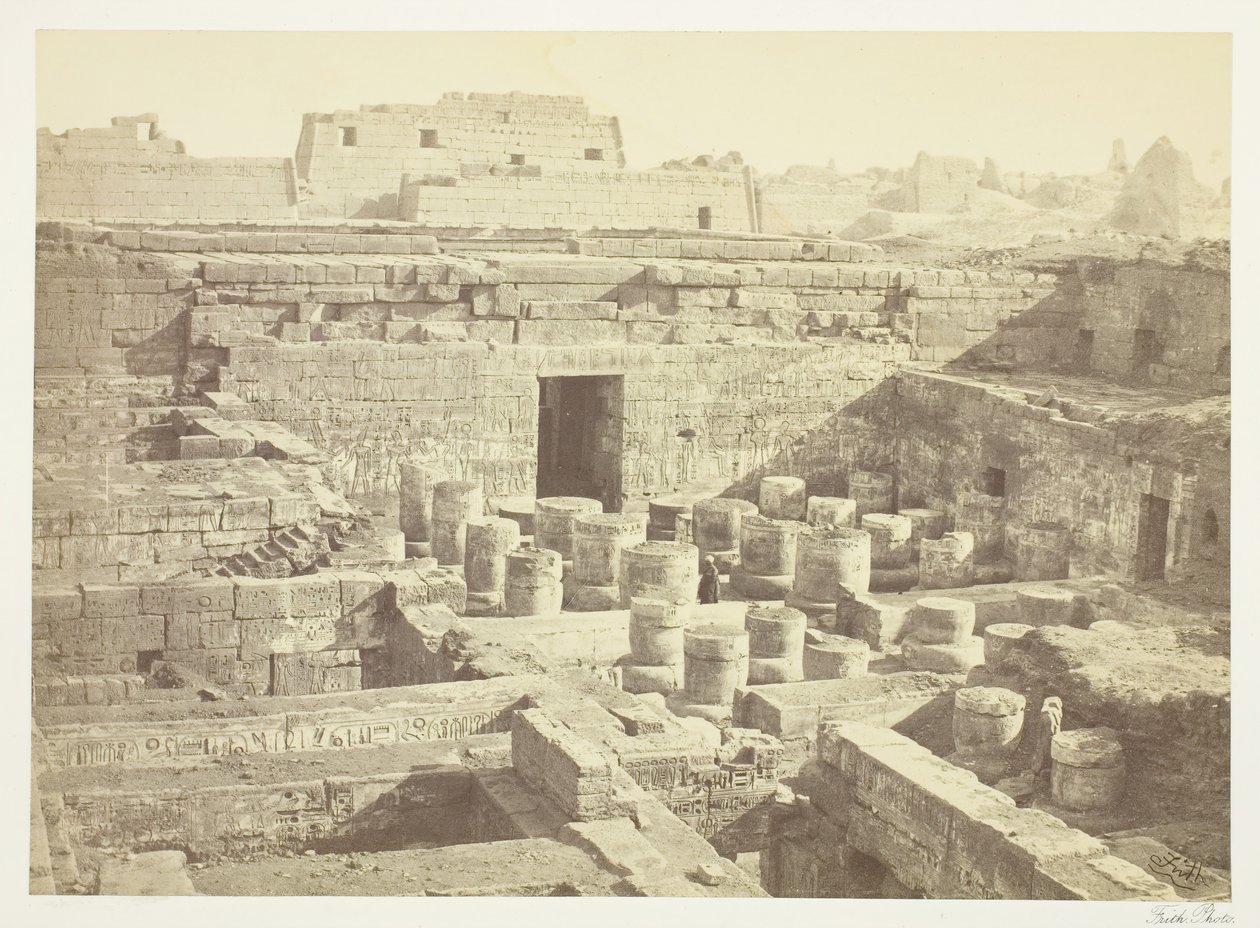 Ny udgravning i Medinet-Haboo, 1860, trykt 1862. af Francis Frith