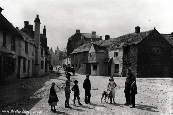 Northam Village, 1890 af Francis Frith