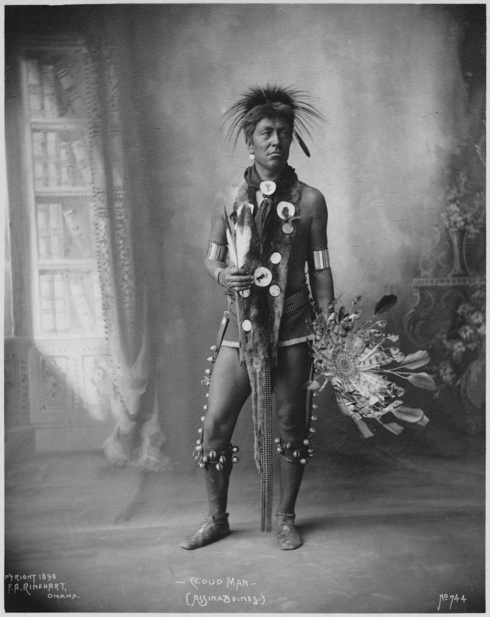 Cloud Man Assinaboines, 1898. af Frank A. Rinehart