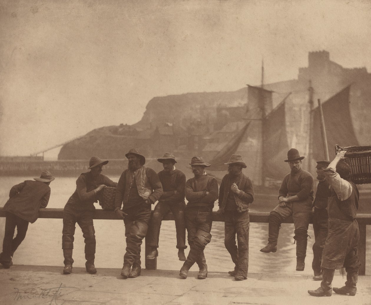 Whitby Fishermen, ca. 1885. af Frank Meadow. Sutcliffe