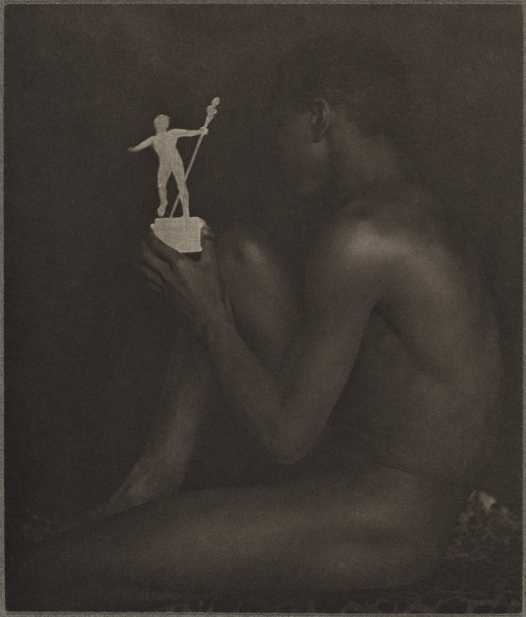 Ibenholt og elfenben, 1899. af Fred Holland Day