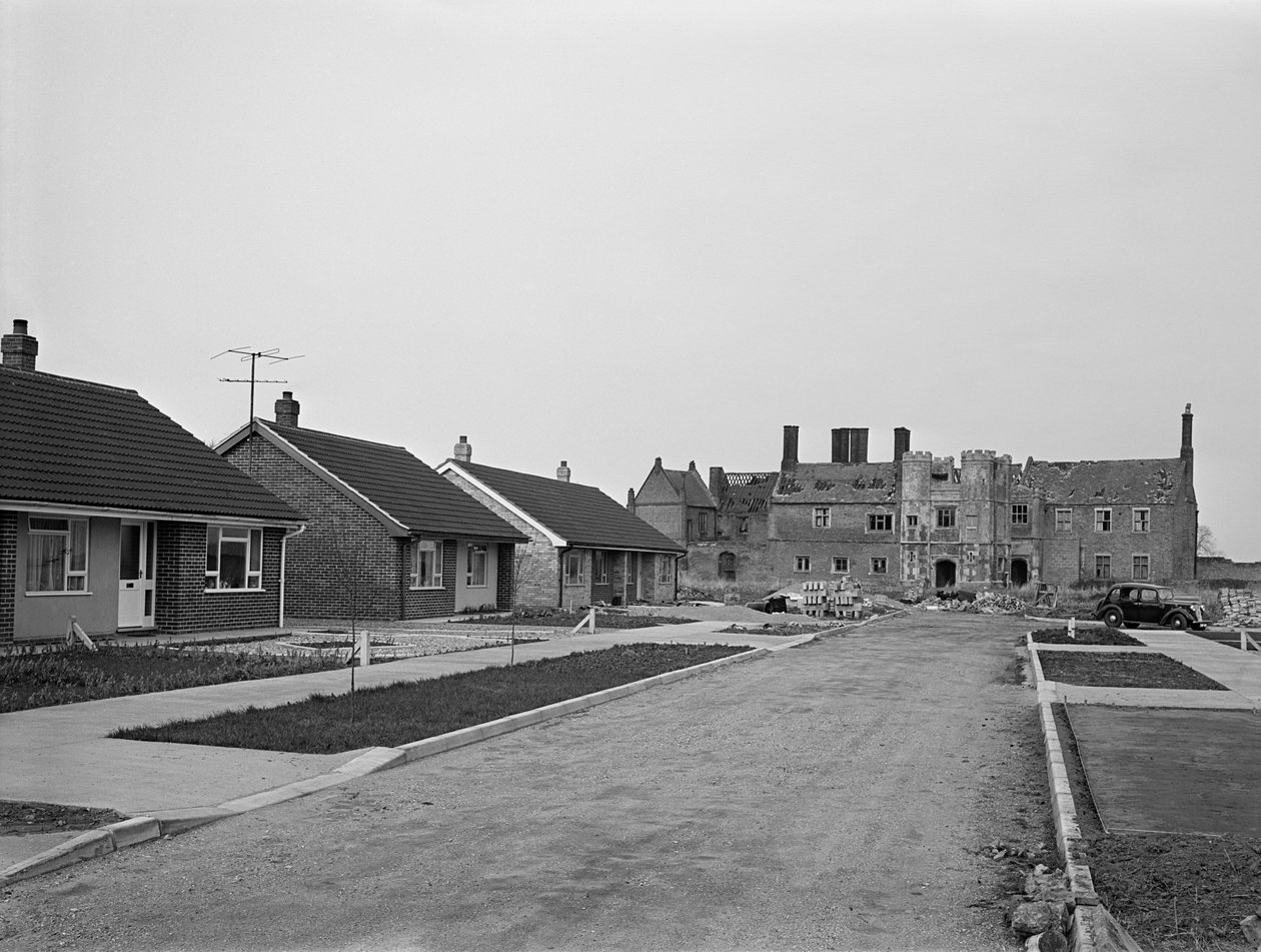 Beaupre Hall, Outwell, Norfolk, 1963 af Frederick Palmer