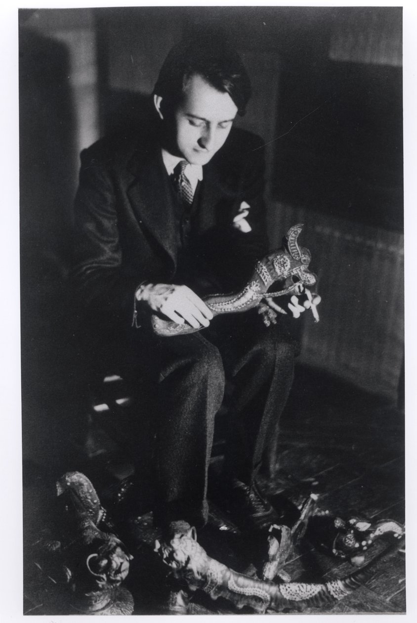 Andre Malraux (1901-76) ved Rue du Bac, Paris, ca. 1933 af French Photographer