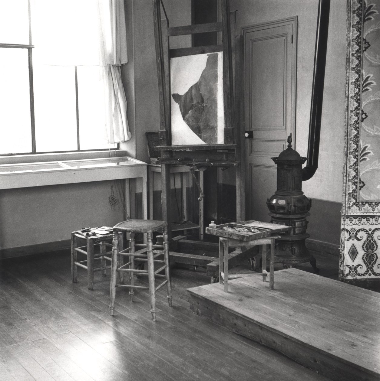 Interiør af Cezannes atelier i Aix-en-Provence, ca. 1900-02 af French Photographer