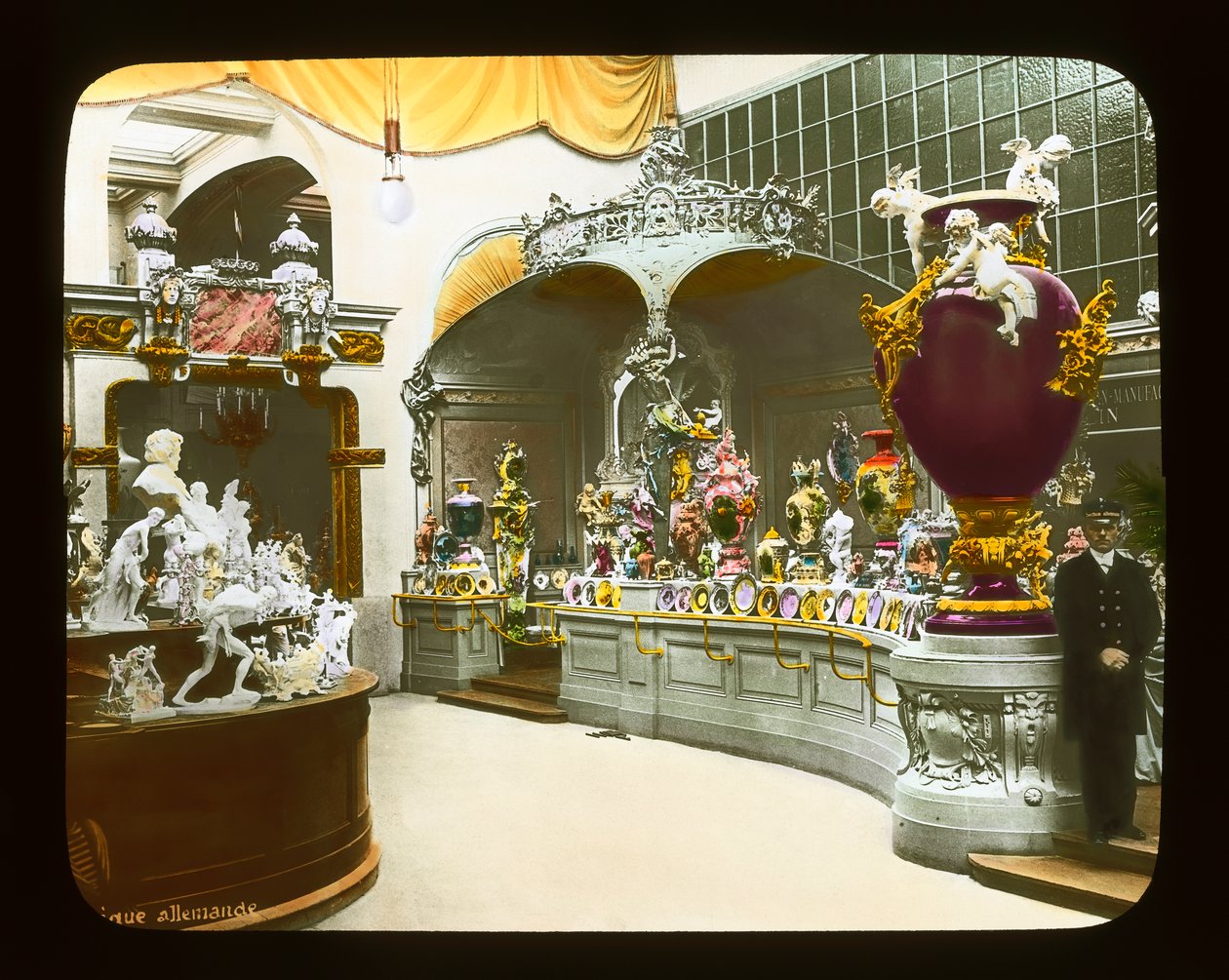 Paris-udstilling: Royal Manufactory of Porcelæn, tysk porcelænsudstilling, 1900 (lanternerutsjebane) af French Photographer