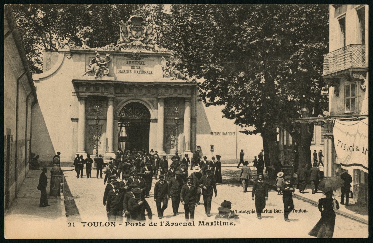 Postkort, der viser porten til flådearsenalet, Toulon, ca. 1900 (photolitho) af French Photographer