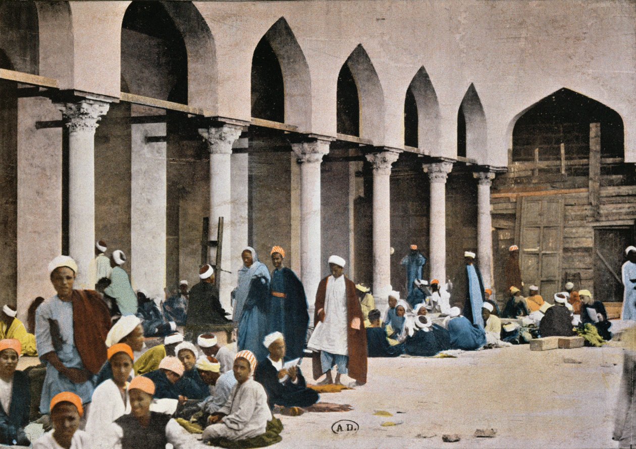 Elever, der modtager undervisning i gården til Al-Azhar-moskeen i Kairo, ca. 1900 (farvet foto) af French Photographer